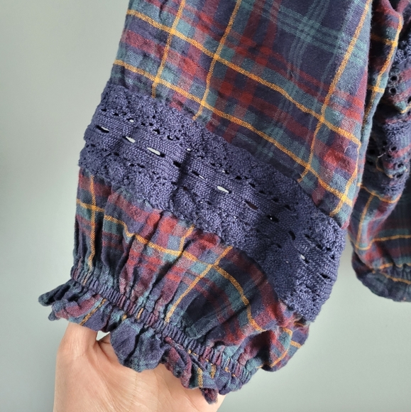 American Eagle Blue Plaid and Lace Crop Top in Medium - Picture 4 of 5